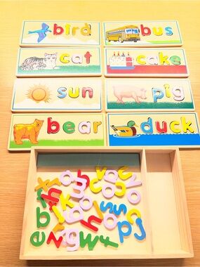 Melissa & Doug Wooden See & Spell Puzzle.  As new condition